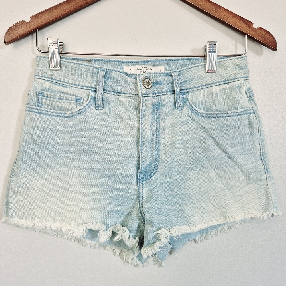 Abercrombie & Fitch Lightwash Cut Off Jean Shorts 2" Size 27